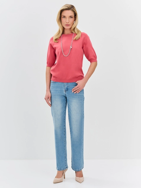 Джинсы с монограммой на кармане