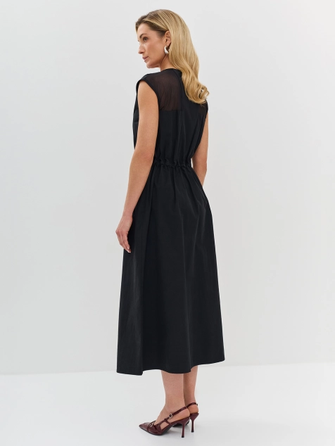 Платье в спортивном стиле