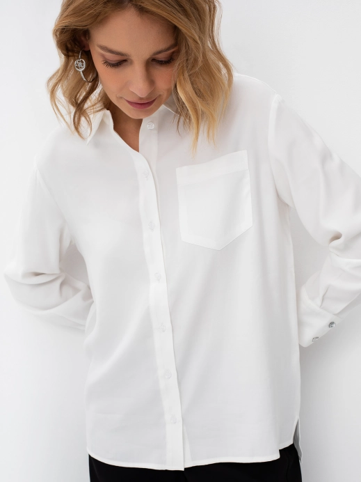 Объемная блузка с вышивкой на манжете