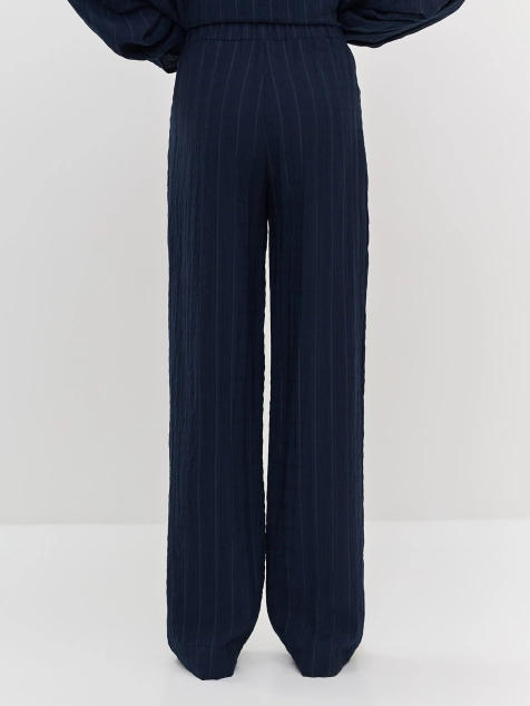 Фактурные брюки из тенселя