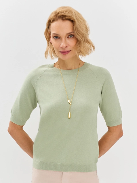 Свободный джемпер с укороченными рукавами