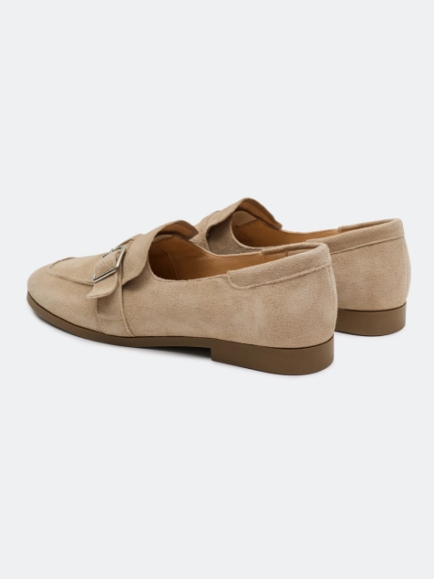 Лоферы из натуральной замши с декоративной пряжкой