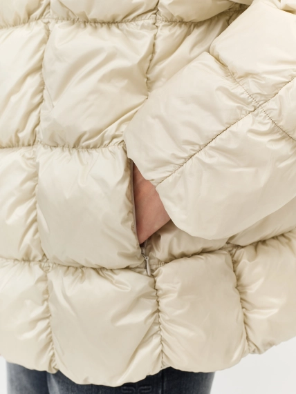 Пуховая куртка с меховым воротником