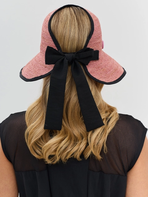 Шляпа из рафии с вырезом сзади