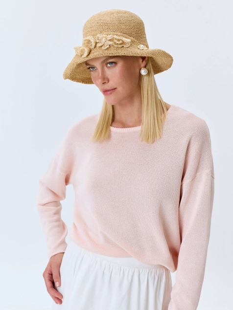 Шляпа из рафии с декором