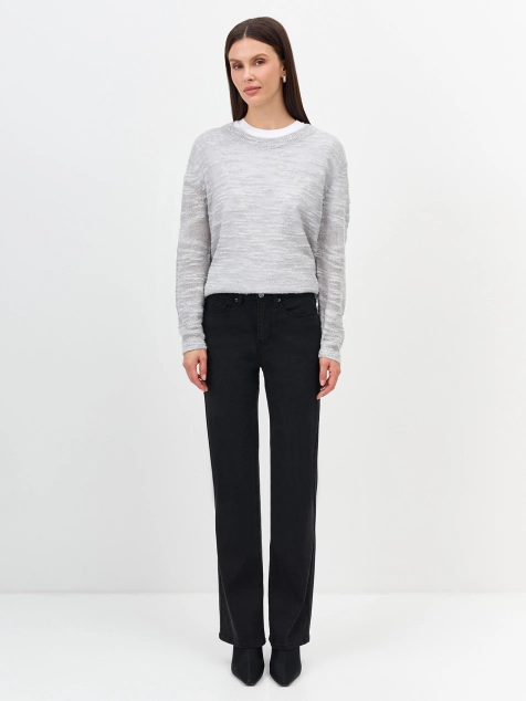 Прямые черные джинсы