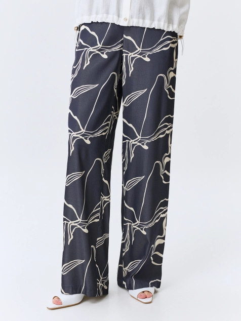 Брюки с абстрактным принтом