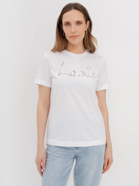 Футболка с вышивкой