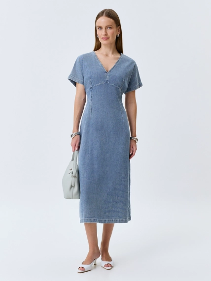 Джинсовое платье с V-образным вырезом