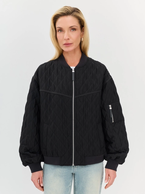 Бомбер из фактуроной ткани