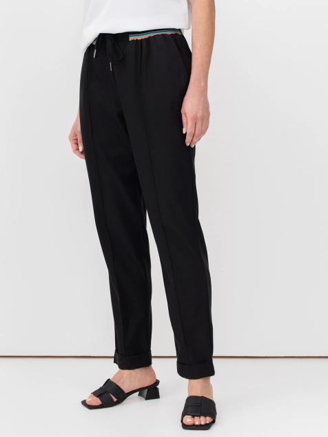 Легкие брюки с ярким поясом