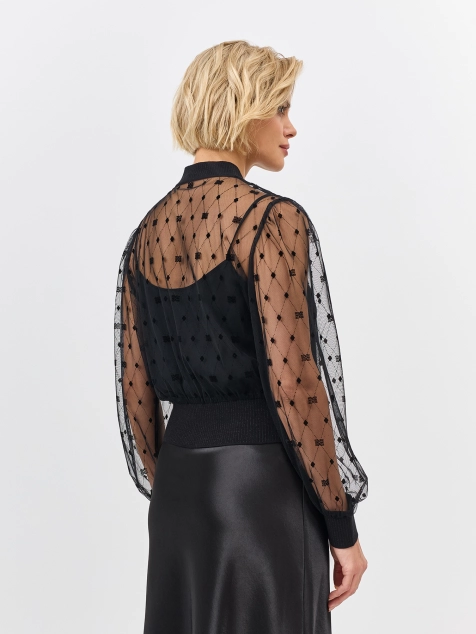 Эффектный бомбер из прозрачной сетки