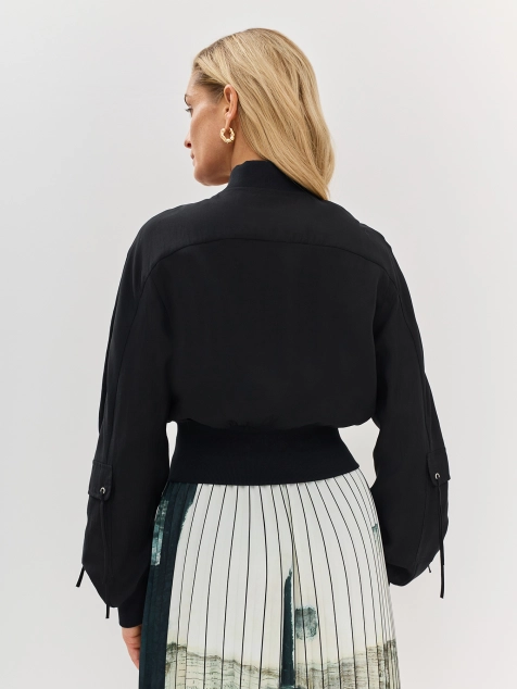 Укороченный бомбер из тенселя