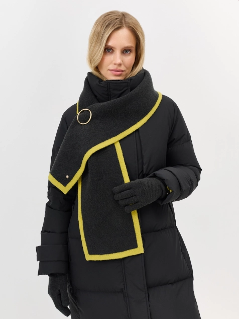 Вязаный шарф с контрастным краем