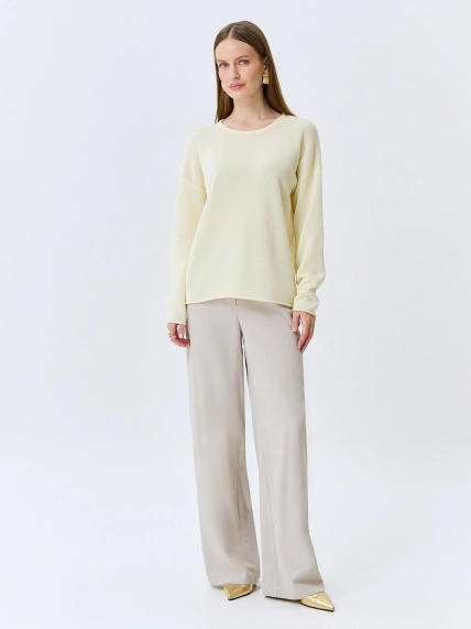 Яркий вязаный джемпер