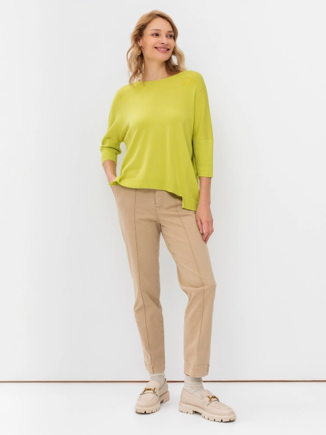 Яркий джемпер с аппликацией из страз