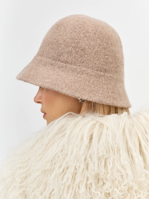 Вязаная шляпа