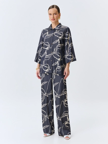 Блузка с абстрактным принтом