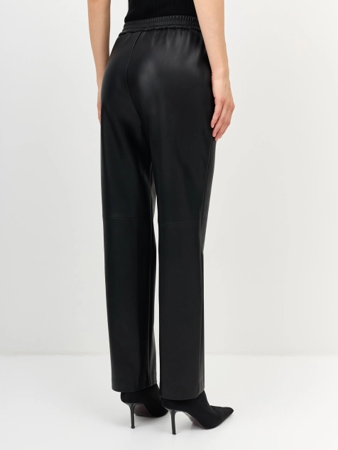 Прямые брюки из экокожи
