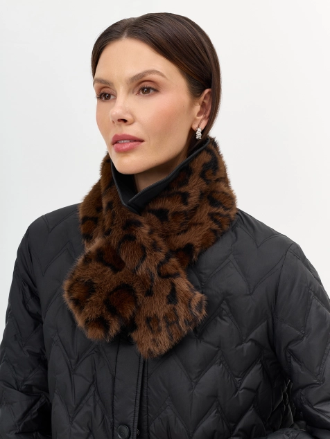 Меховой шарф с анималистичным принтом