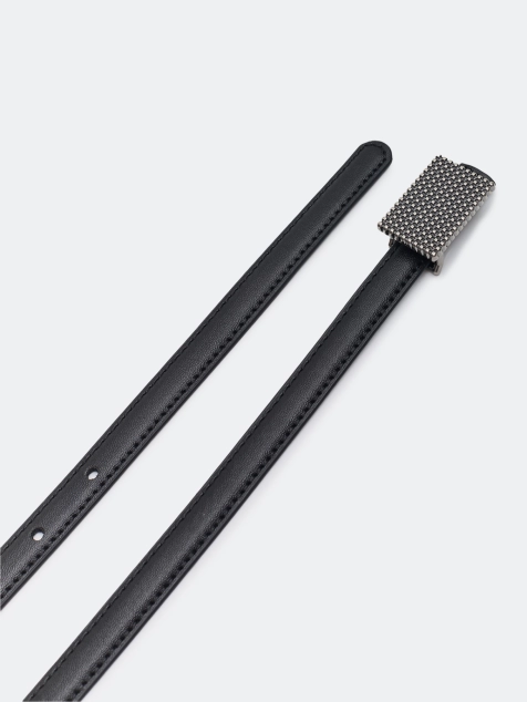 Узкий кожаный ремень с фантазийной пряжкой