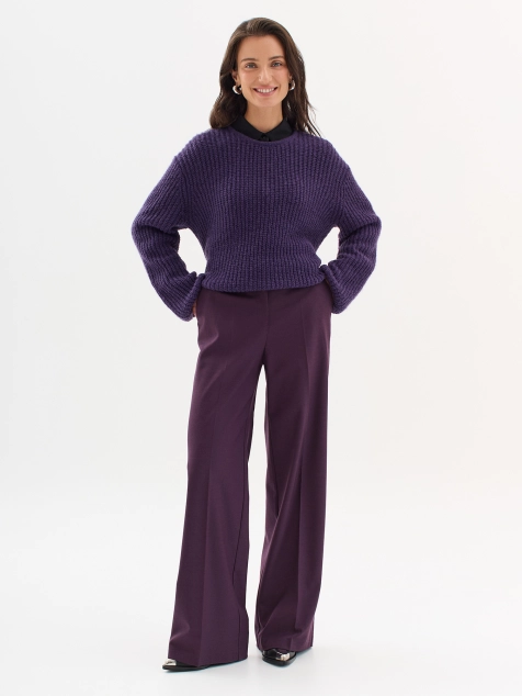 Яркие брюки с мягкими стрелками