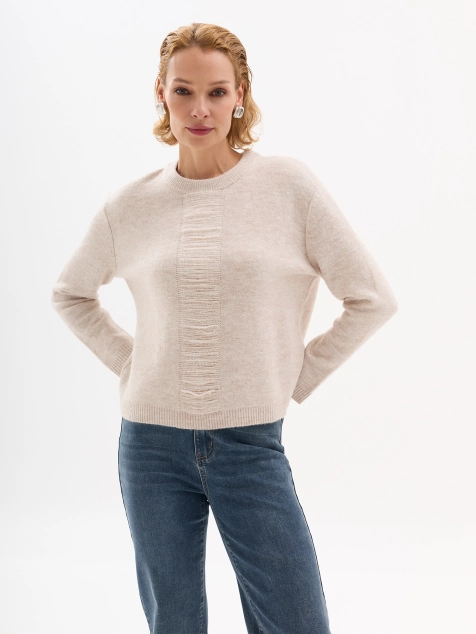 Свитер  с акцентной вязкой