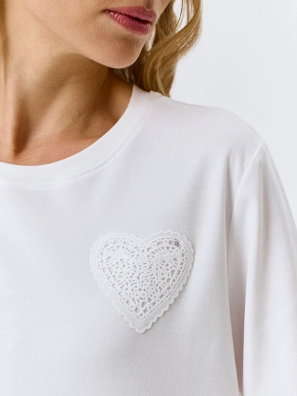 Футболка с ажурной аппликацией