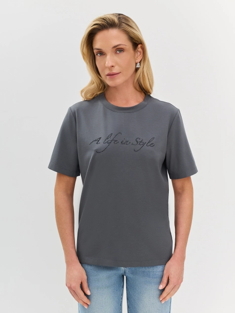 Футболка со стразами в цвет