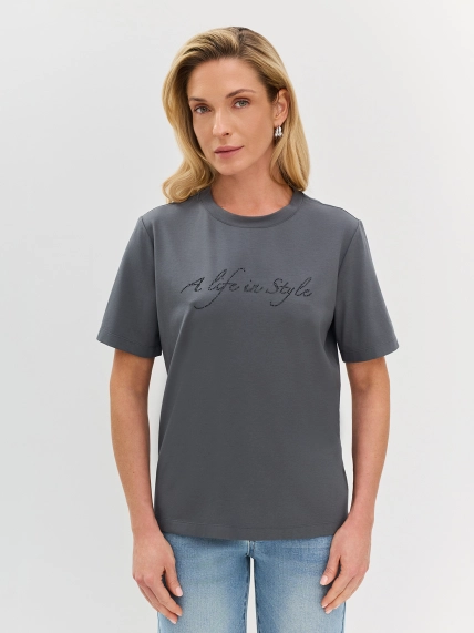 Футболка со стразами в цвет