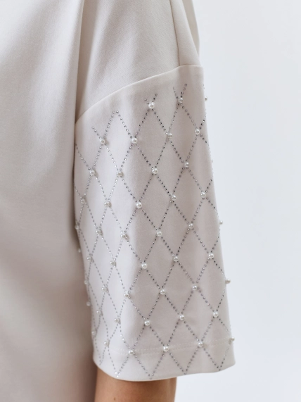 Футболка с мерцающим декором