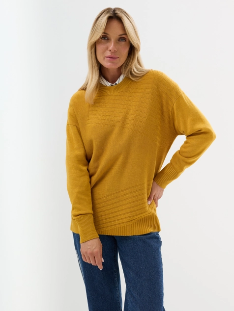 Яркий джемпер с акцентной вязкой