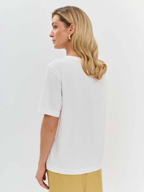 Футболка с минималистичным  принтом