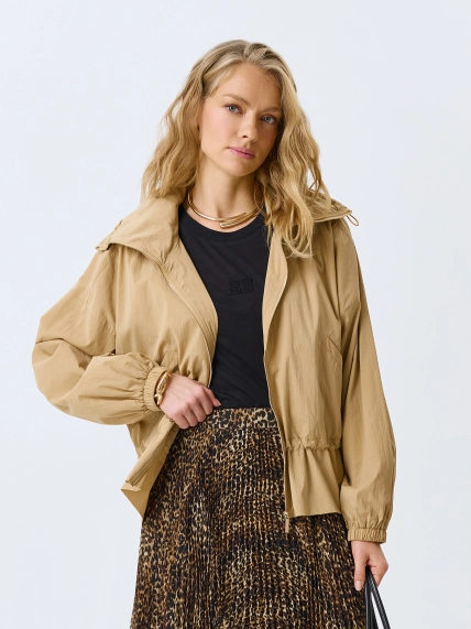 Ветровка из смесового хлопка с капюшоном