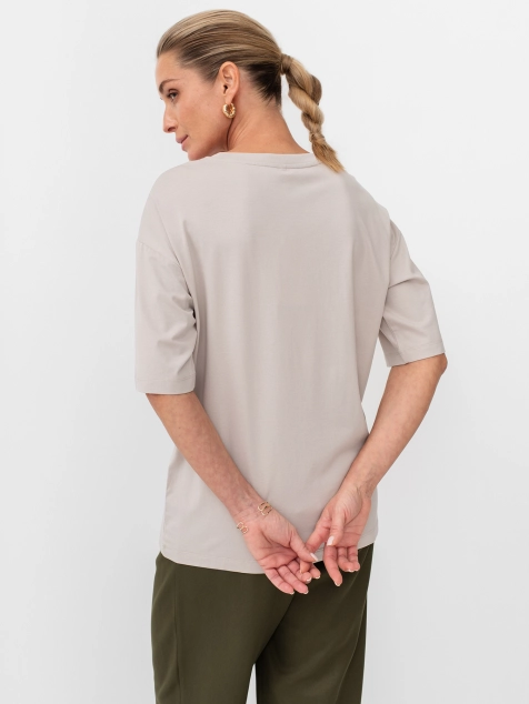 Футболка из эластичного модала с акцентным принтом