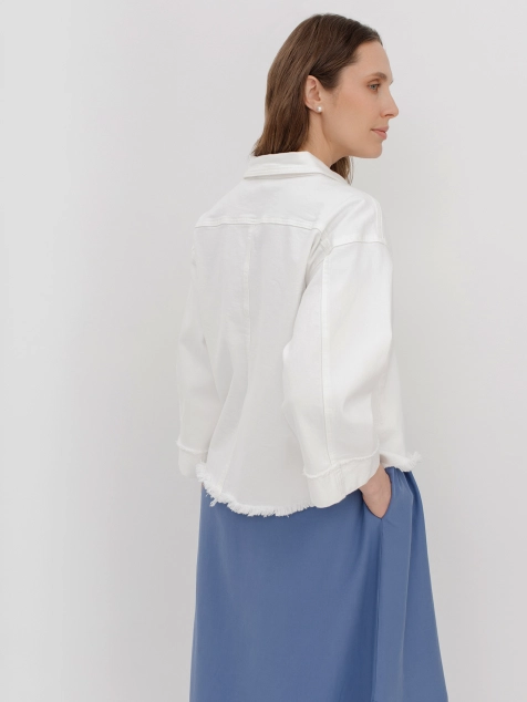 Джинсовый жакет с контрастными пуговицами