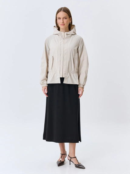 Легкая ветровка с капюшоном