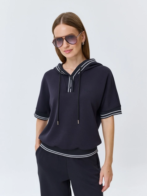 Трикотажный джемпер с капюшоном