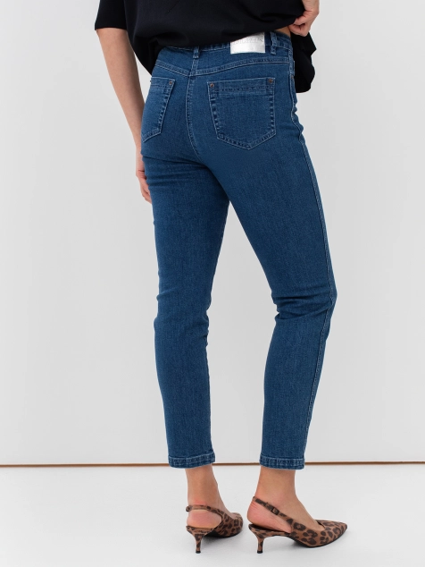 Джинсы скини из эластисного денима.