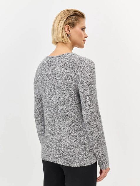 Джемпер с асимметричной деталью