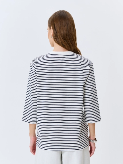 Джемпер в полоску с вышивкой