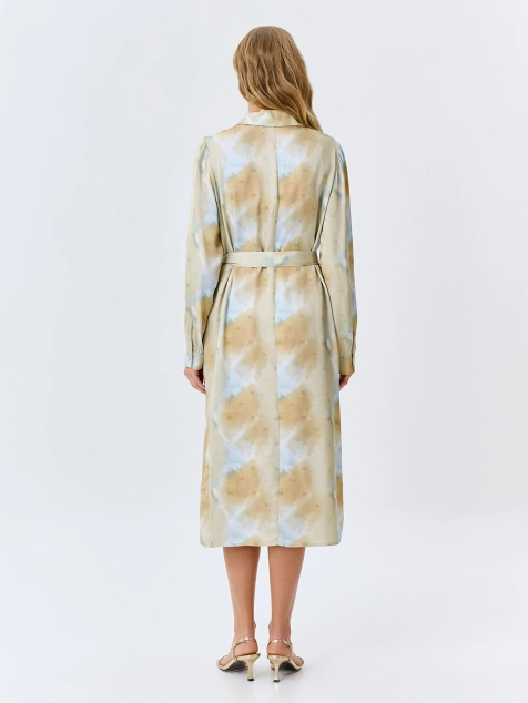 Платье-рубашка с абстрактным принтом