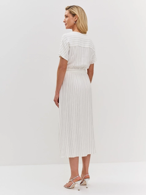 Льняное платье в тонкую полоску