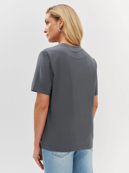 Футболка со стразами в цвет