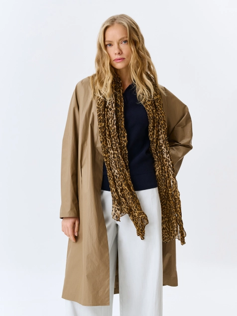 Тонкий палантин с анималистичным принтом