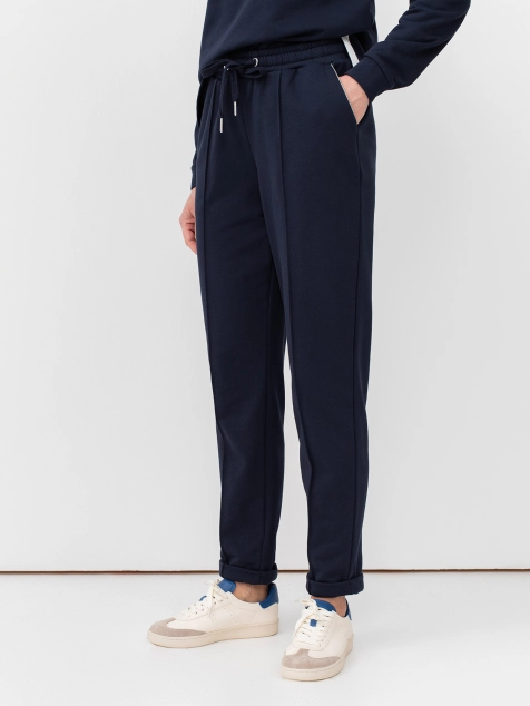 Трикотажные джоггеры с акцентом на боковых карманах