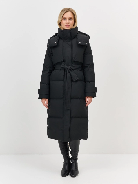 Приталенный пуховик со съемным капюшоном