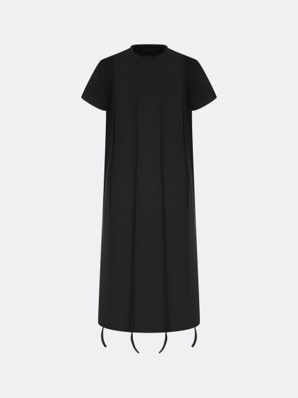 Лаконичное трикотажное платье