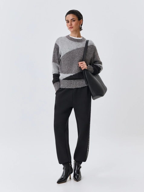 Свитер в стиле  "color block"