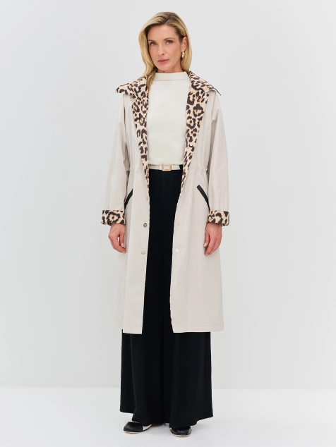 Плащ с анималистичными деталями